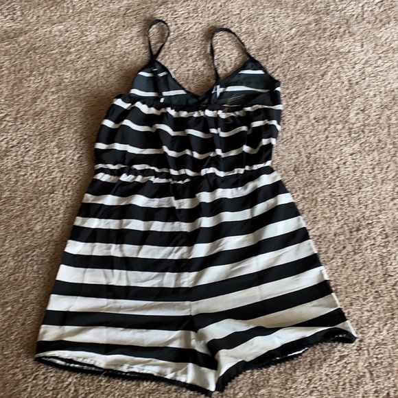 🥳 The Magic of Steve & Lindsay (s) Rompers - Picture 3 of 12